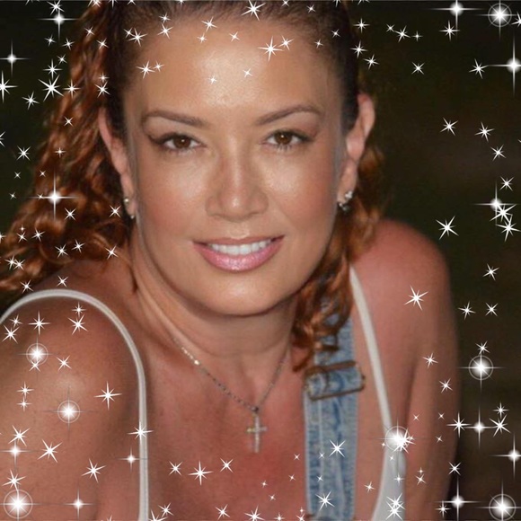 Meet your Posher, Yolla - Picture 1 of 1